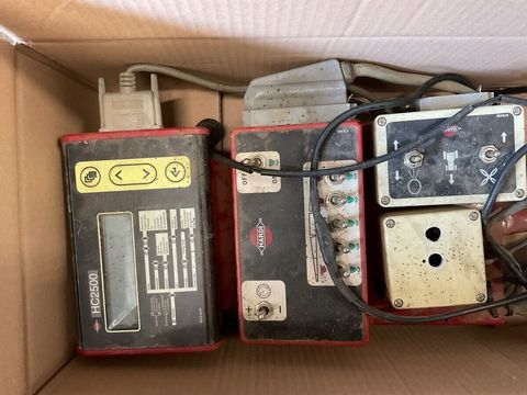 [3260-5623932-14.jpg]