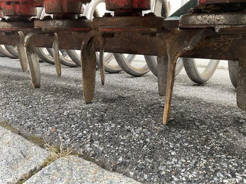 [3260-6458887-8.jpg]