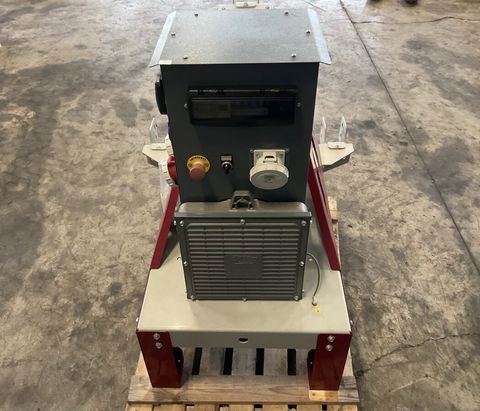 [3260-6686526-6.jpg]