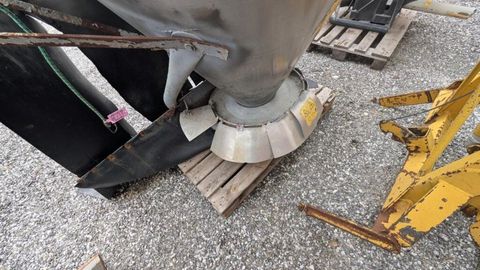 [3290-6328852-6.jpg]