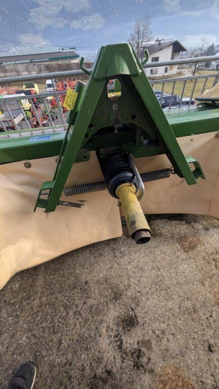 [3290-6538300-5.jpg]