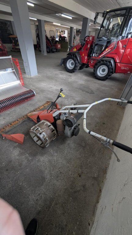 [3290-6875131-6.jpg]