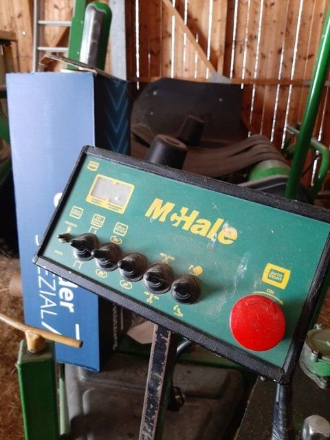 [3290-6875179-3.jpg]