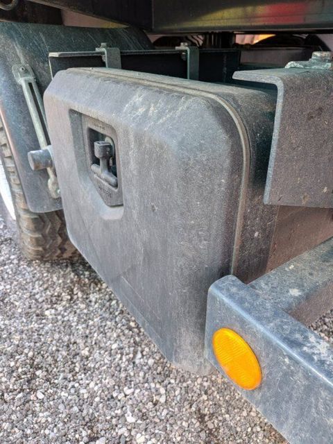 [3290-6888709-5.jpg]