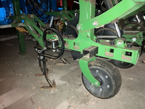 [3293-5159413-5.jpg]