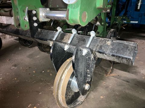 [3293-5159413-8.jpg]