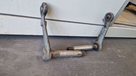 [3293-6749988-3.jpg]