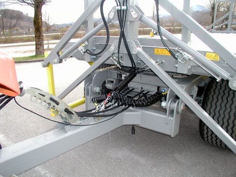 [3319-2335824-12.jpg]