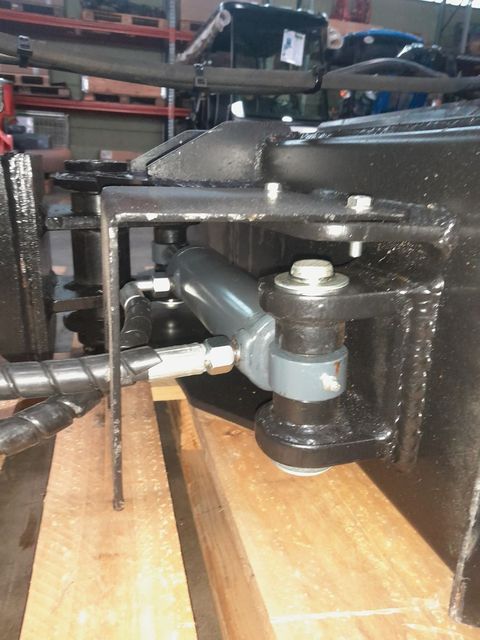 [3319-4030350-4.jpg]