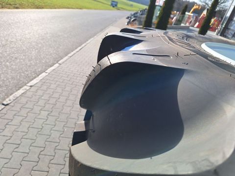 [3342-3957392-12.jpg]