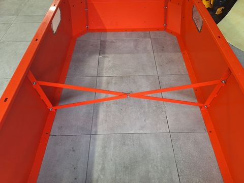[3342-4172358-12.jpg]