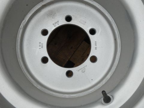 [3342-4180517-4.jpg]