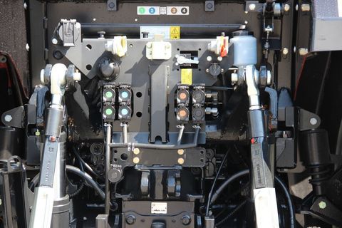[3342-4208193-4.jpg]