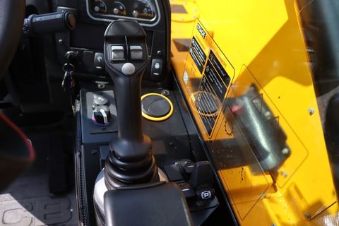 [3342-4412985-12.jpg]