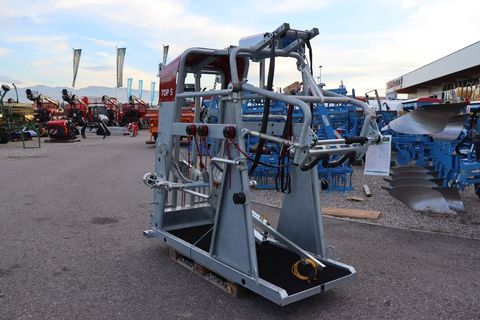 [3342-4766184-3.jpg]