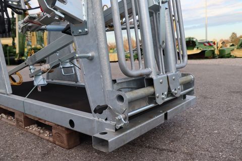 [3342-4766184-6.jpg]