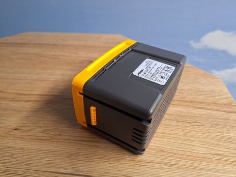 [3342-4837593-5.jpg]