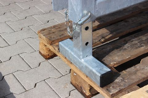 [3342-5043190-7.jpg]