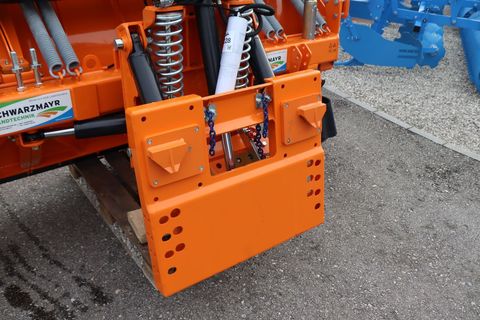 [3342-5067591-8.jpg]