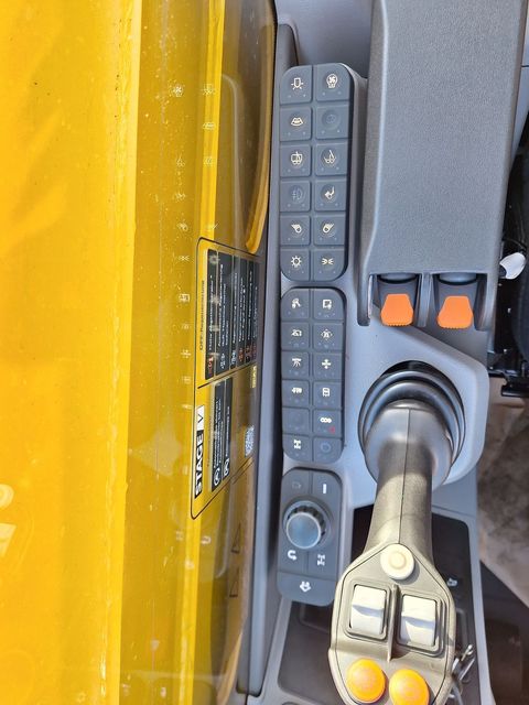 [3342-5127008-18.jpg]