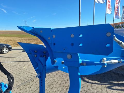 [3342-5339925-12.jpg]