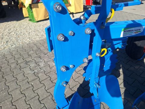 [3342-5339925-14.jpg]