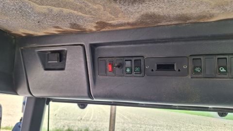 [3342-5511781-17.jpg]