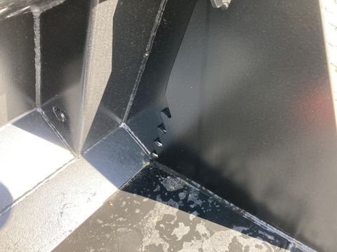 [3342-5563870-12.jpg]