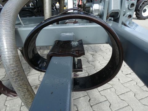 [3342-5581638-10.jpg]