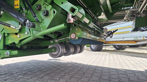 [3342-5781339-12.jpg]