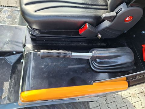 [3342-5843918-11.jpg]