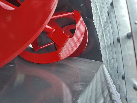 [3342-5961191-12.jpg]