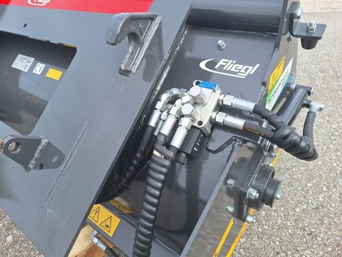 [3342-5961191-15.jpg]