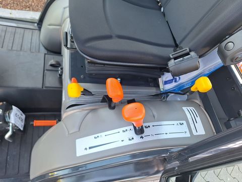 [3342-6081623-15.jpg]