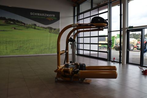 [3342-6256075-3.jpg]