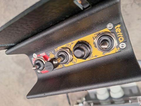 [3342-6315401-19.jpg]