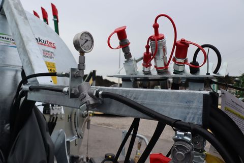 [3342-6333838-9.jpg]