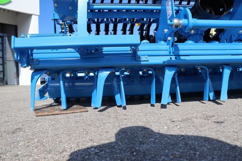 [3342-6412944-7.jpg]