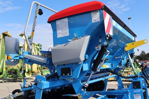 [3342-6412944-9.jpg]