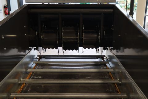 [3342-6448595-9.jpg]