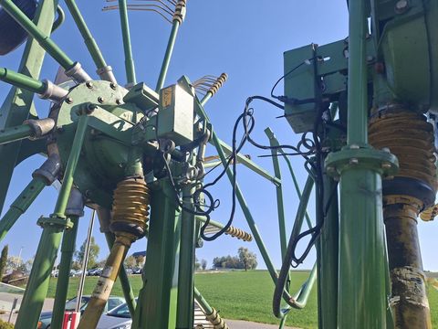 [3342-6562295-13.jpg]