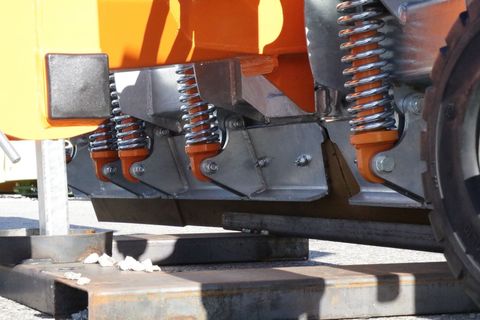 [3342-6601603-12.jpg]