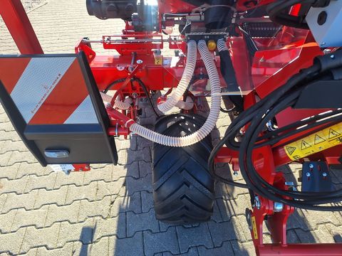 [3342-6649719-11.jpg]