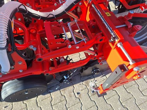 [3342-6649719-13.jpg]