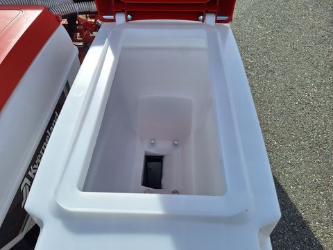 [3342-6649723-11.jpg]