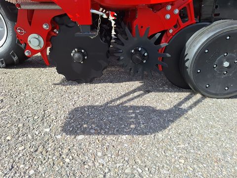 [3342-6649723-13.jpg]