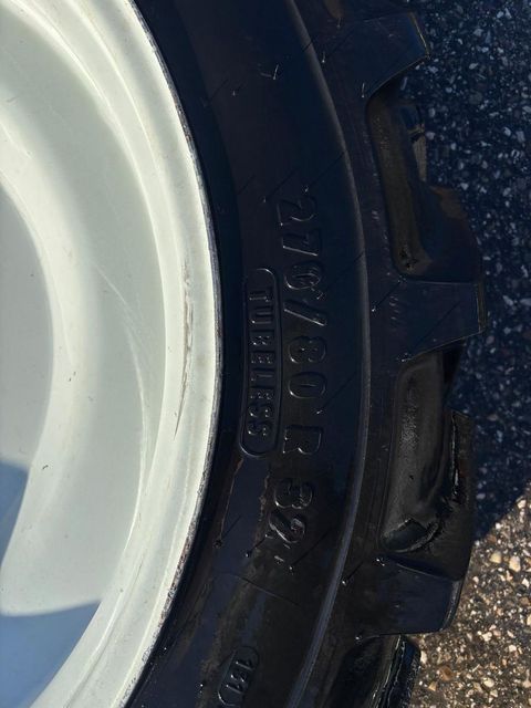 [3342-6750714-4.jpg]