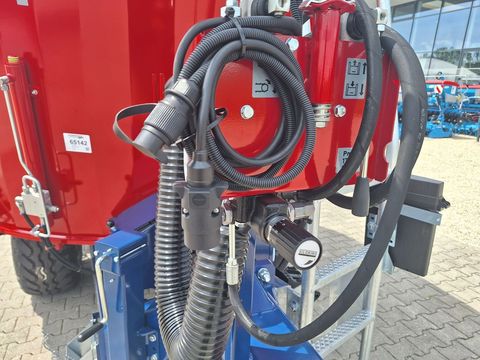 [3342-7030392-15.jpg]