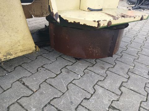 [3342-7460329-6.jpg]