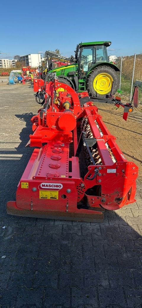 [3372-4739969-7.jpg]